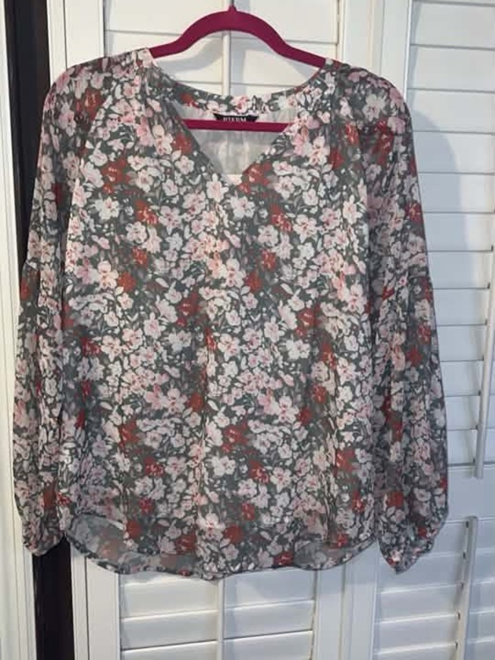 Boutique Womens Floral Long-Sleeve Blouse - Gray with Pink & Rust Flowers
